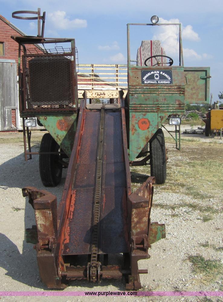 image for item A4732 United Manufacturers 710 Hay Monster bale wagon