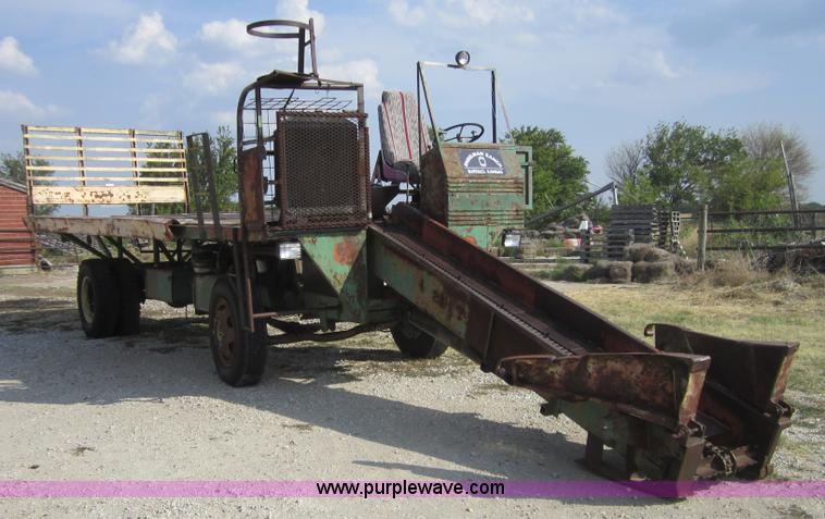 image for item A4732 United Manufacturers 710 Hay Monster bale wagon