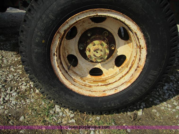 image for item A4732 United Manufacturers 710 Hay Monster bale wagon