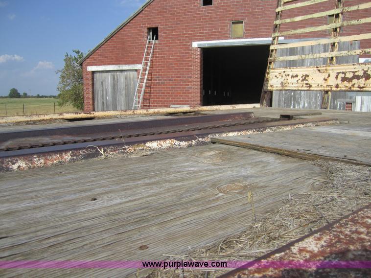 image for item A4732 United Manufacturers 710 Hay Monster bale wagon