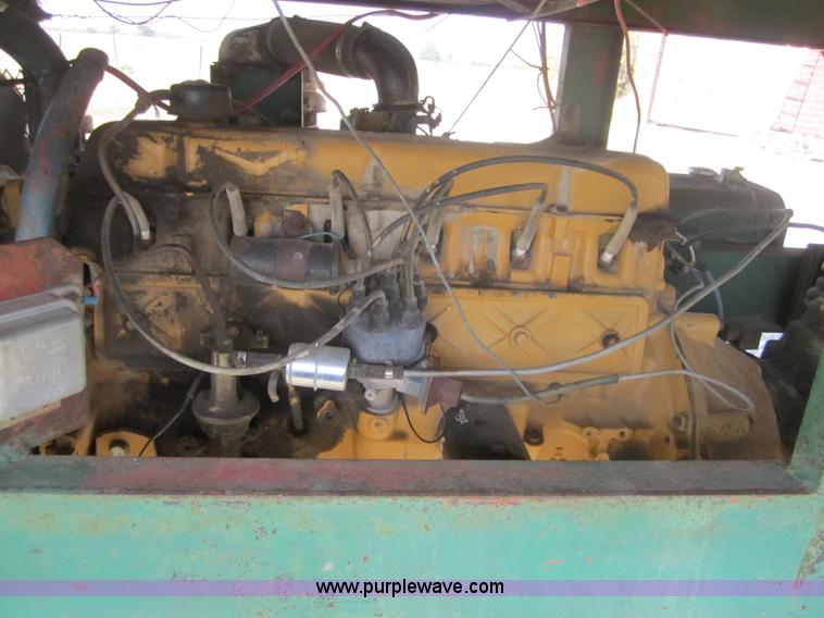 image for item A4732 United Manufacturers 710 Hay Monster bale wagon