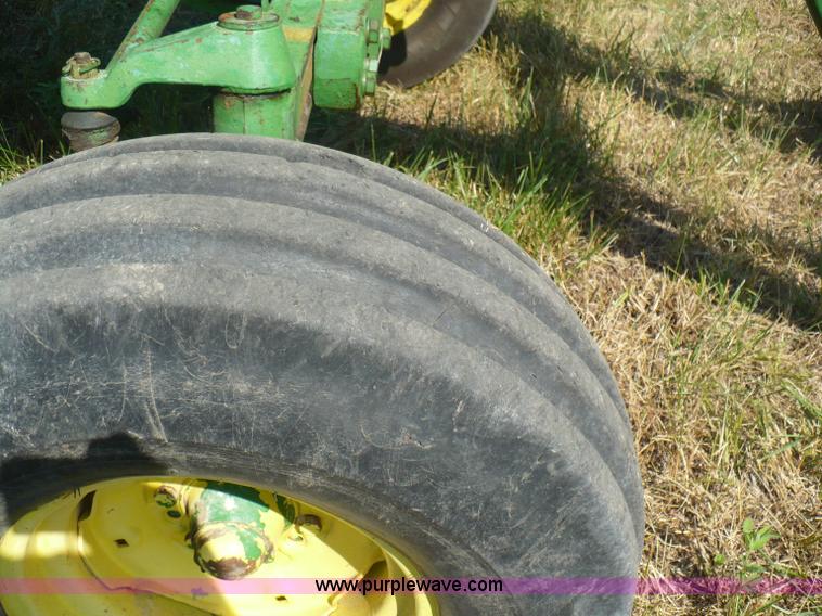 image for item A4852 1977 John Deere 4030 tractor