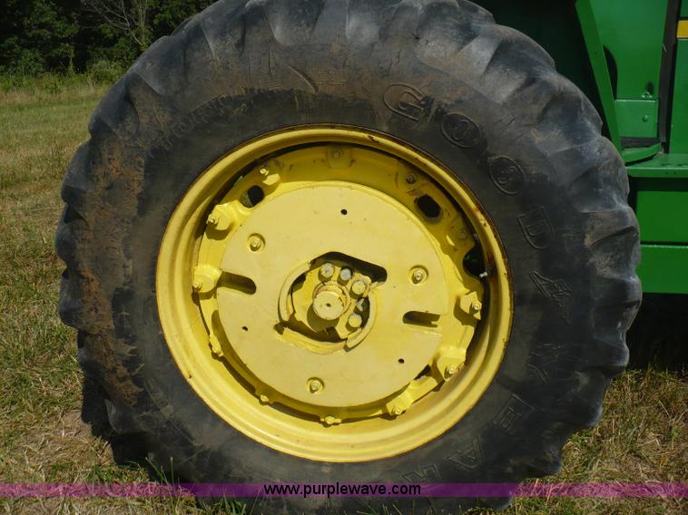 image for item A4852 1977 John Deere 4030 tractor