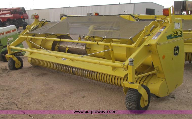 image for item A5226 2009 John Deere 640B windrow pickup head