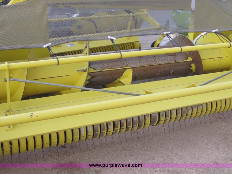 image for item A5226 2009 John Deere 640B windrow pickup head