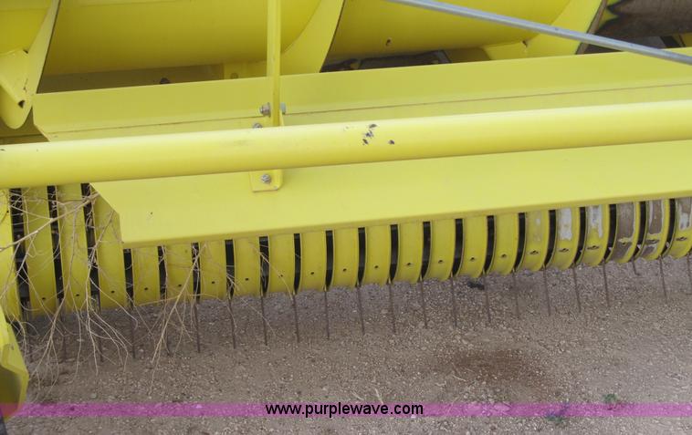 image for item A5226 2009 John Deere 640B windrow pickup head