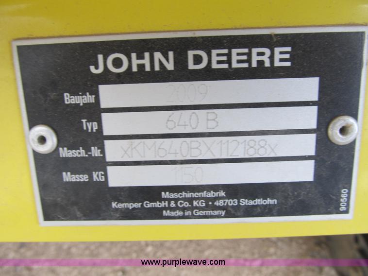 image for item A5226 2009 John Deere 640B windrow pickup head