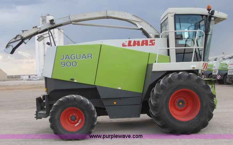 image for item A5229 2003 Claas Jaguar 900 forage harvester