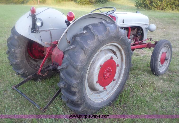 image for item A5324 1946 Ford 2N tractor