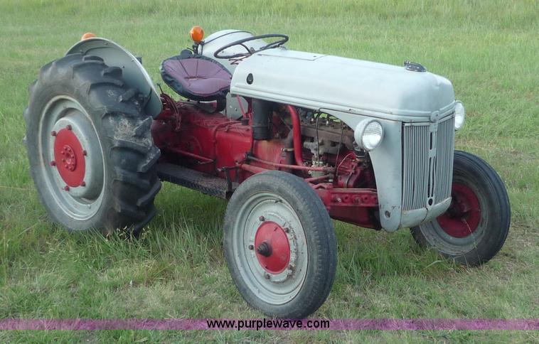 image for item A5324 1946 Ford 2N tractor