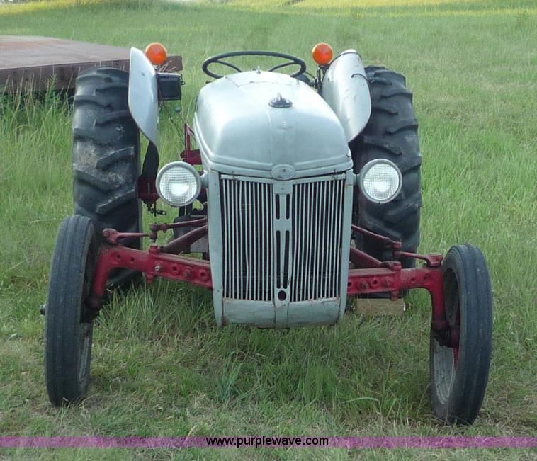 image for item A5324 1946 Ford 2N tractor