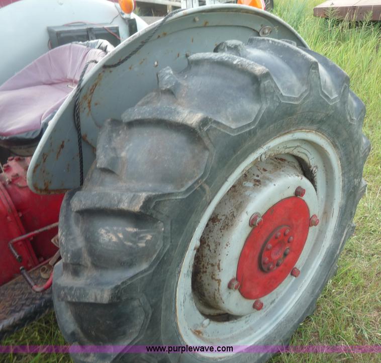 image for item A5324 1946 Ford 2N tractor