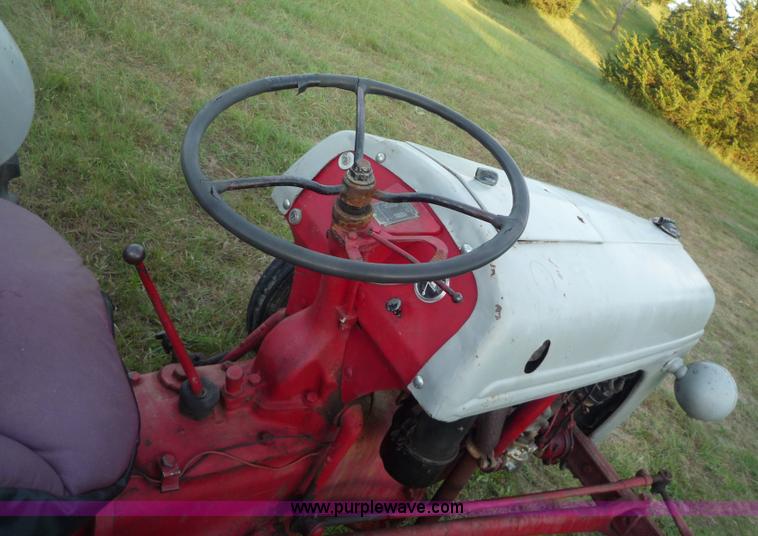 image for item A5324 1946 Ford 2N tractor