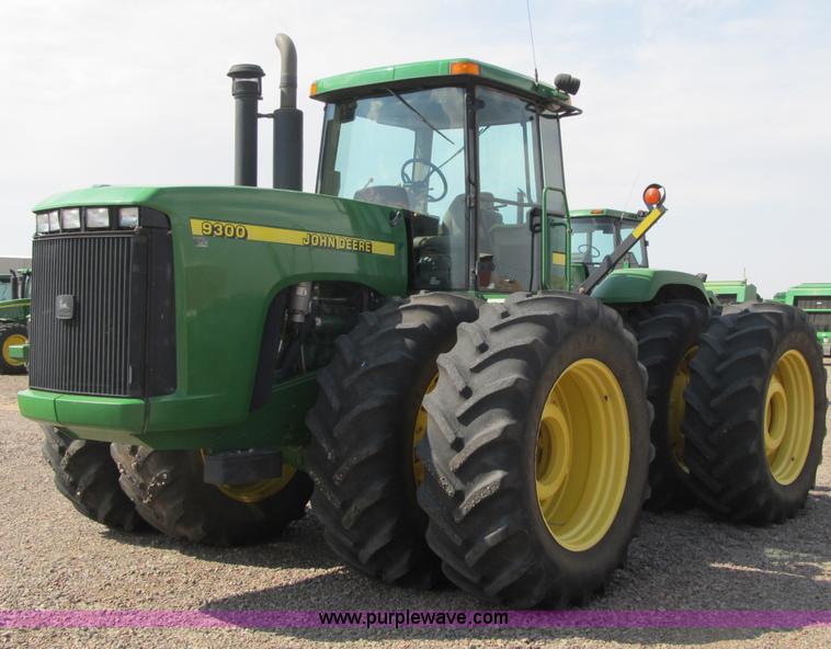 image for item A9676 2001 John Deere 9300 4WD tractor