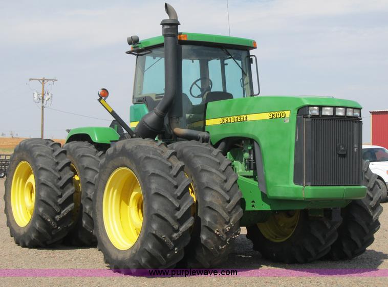 image for item A9676 2001 John Deere 9300 4WD tractor