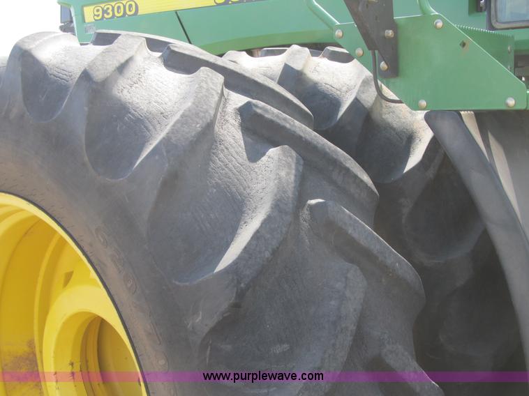 image for item A9676 2001 John Deere 9300 4WD tractor