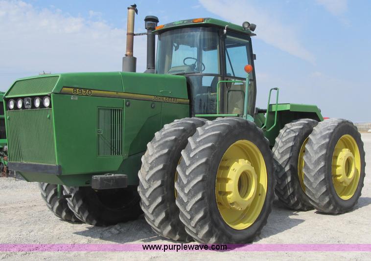 image for item A9677 1993 John Deere 8970 4WD tractor