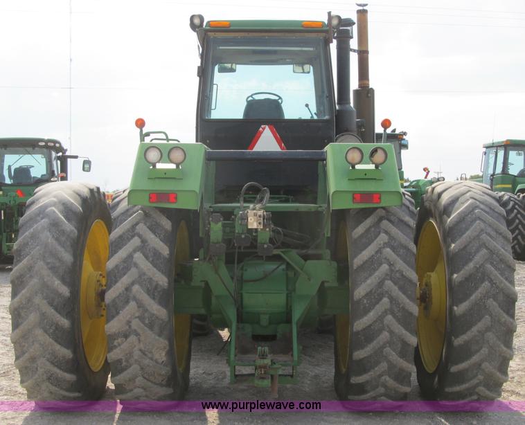 image for item A9677 1993 John Deere 8970 4WD tractor