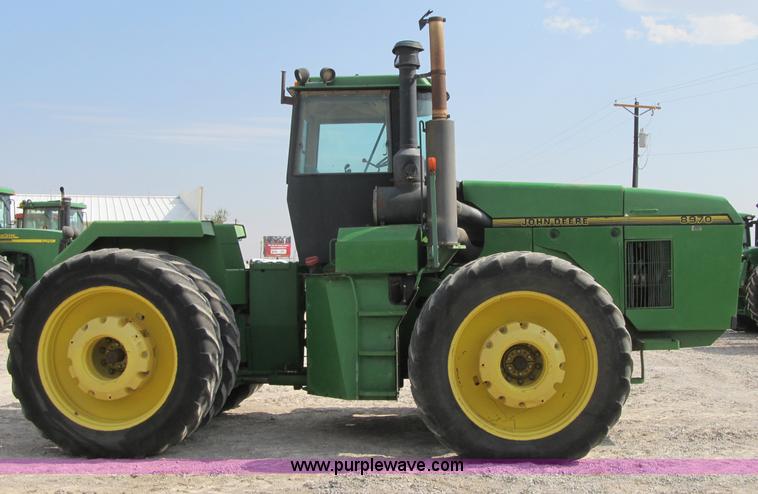 image for item A9677 1993 John Deere 8970 4WD tractor