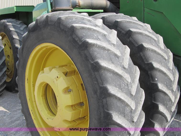 image for item A9677 1993 John Deere 8970 4WD tractor