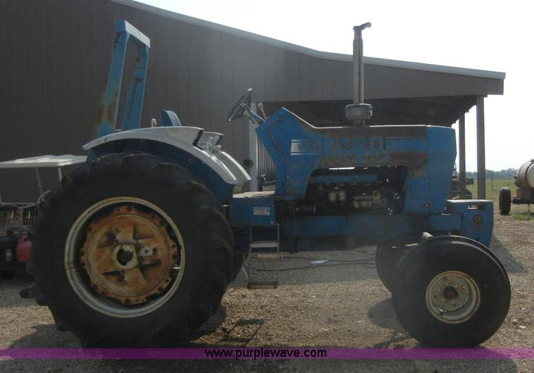 image for item A9972 1976 Ford 9600 tractor