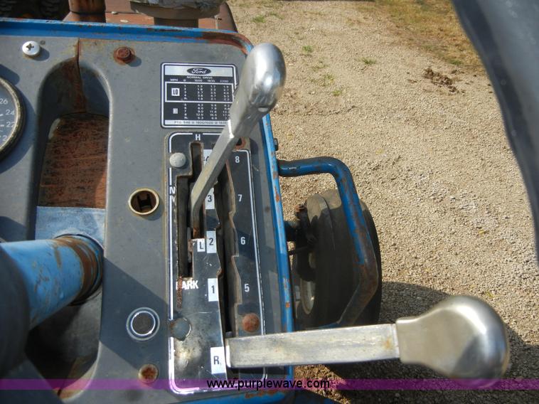 image for item A9972 1976 Ford 9600 tractor