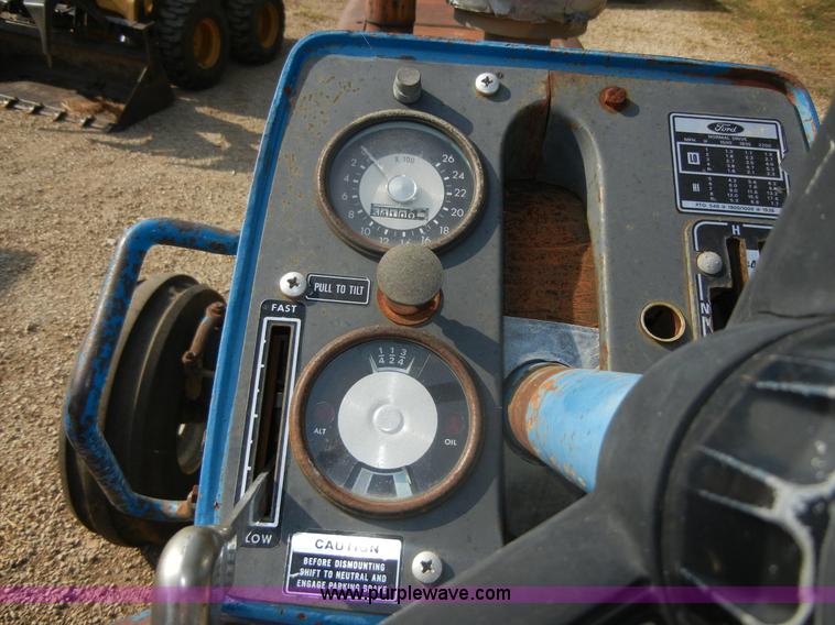 image for item A9972 1976 Ford 9600 tractor