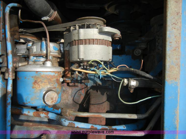 image for item A9972 1976 Ford 9600 tractor