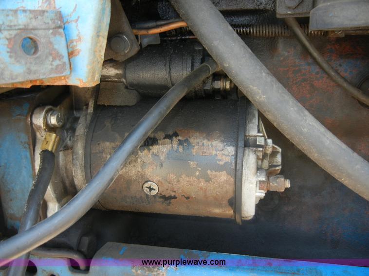 image for item A9972 1976 Ford 9600 tractor