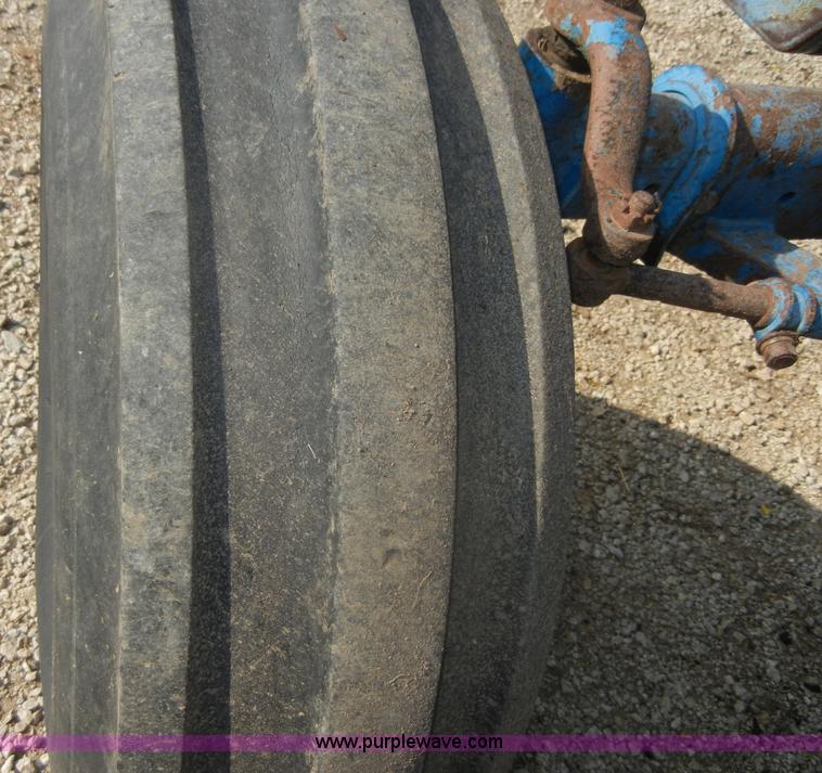 image for item A9972 1976 Ford 9600 tractor