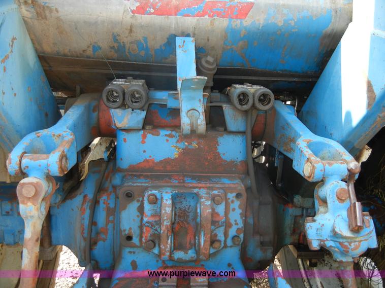 image for item A9972 1976 Ford 9600 tractor