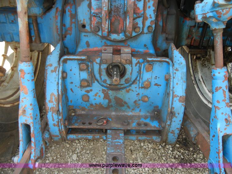 image for item A9972 1976 Ford 9600 tractor