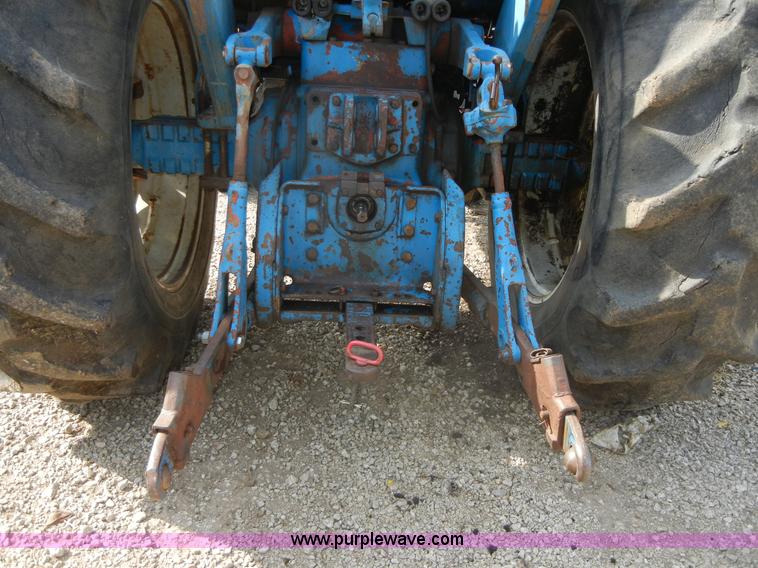image for item A9972 1976 Ford 9600 tractor