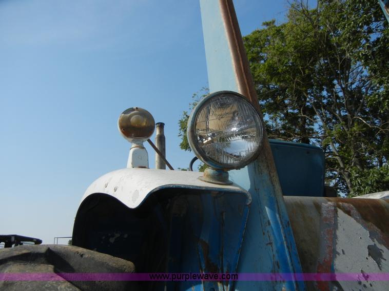 image for item A9972 1976 Ford 9600 tractor