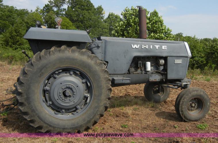 image for item A9973 1977 White 2-70 Field Boss tractor