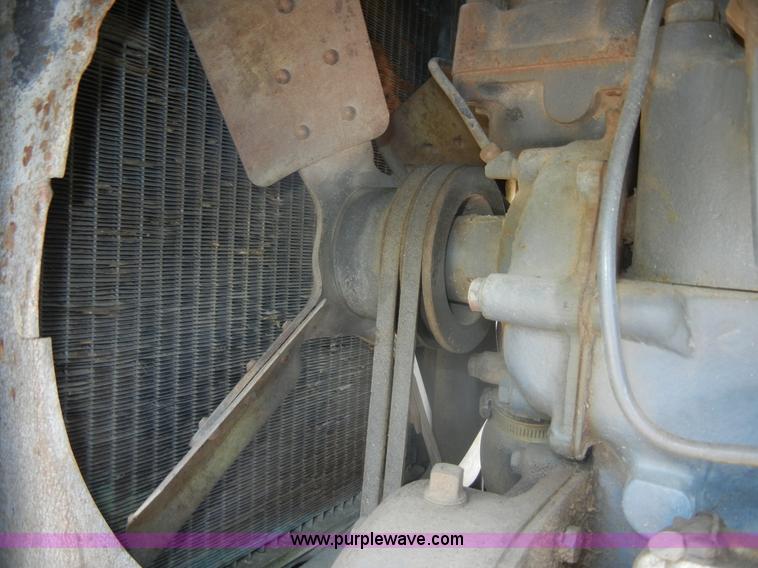 image for item A9973 1977 White 2-70 Field Boss tractor