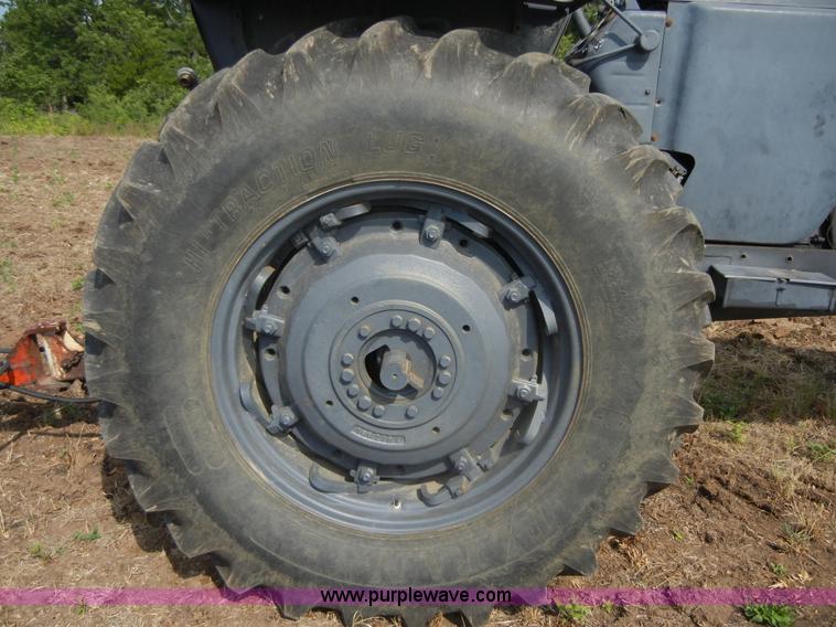 image for item A9973 1977 White 2-70 Field Boss tractor
