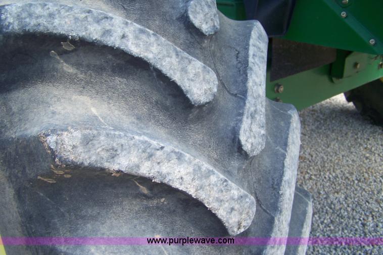 image for item B3526 2005 John Deere 9760 STS combine