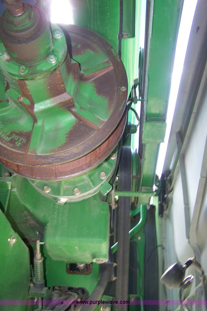 image for item B3526 2005 John Deere 9760 STS combine