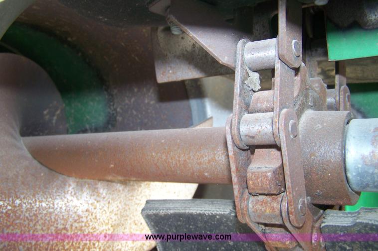 image for item B3526 2005 John Deere 9760 STS combine