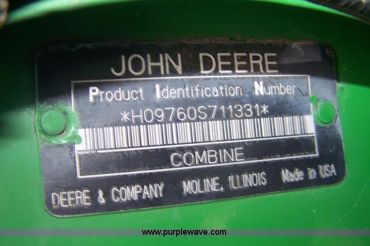 image for item B3526 2005 John Deere 9760 STS combine