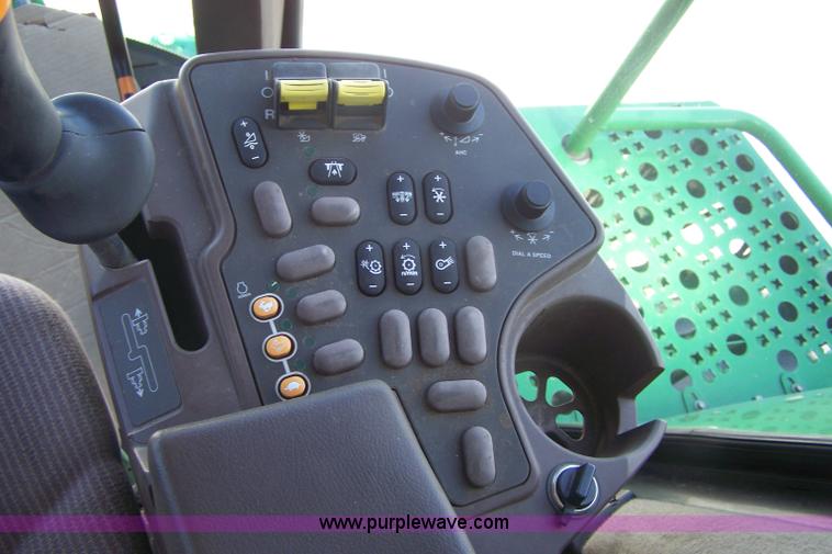 image for item B3526 2005 John Deere 9760 STS combine
