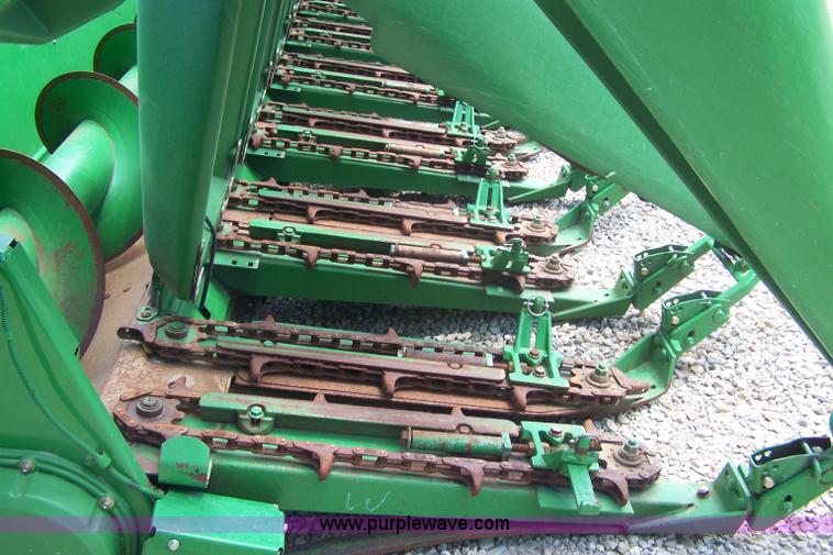 image for item B3527 2007 John Deere 1293 12 row corn head