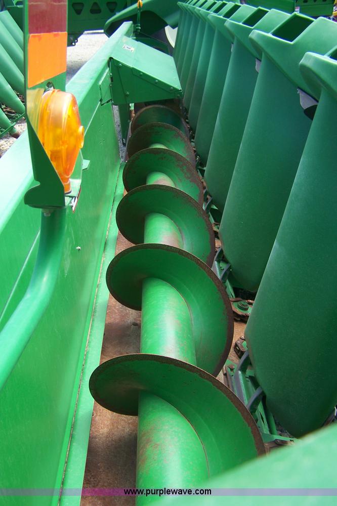 image for item B3527 2007 John Deere 1293 12 row corn head