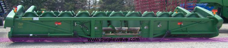 image for item B3528 2005 John Deere 1293 12 row corn head