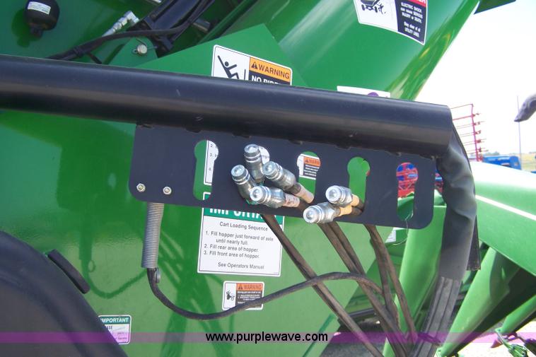 image for item B3529 2009 Brent 1194 grain cart