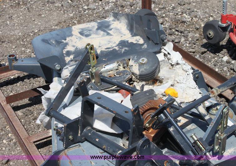 image for item B9869 AGCO SM72A 72" mower deck