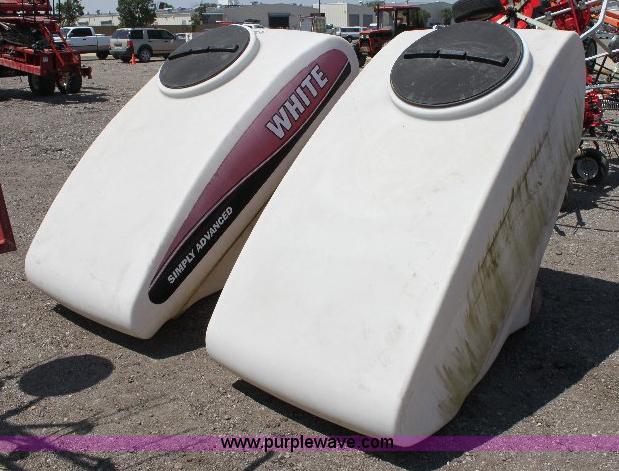 image for item B9878 (2) White planter Simply Advanced saddle tanks