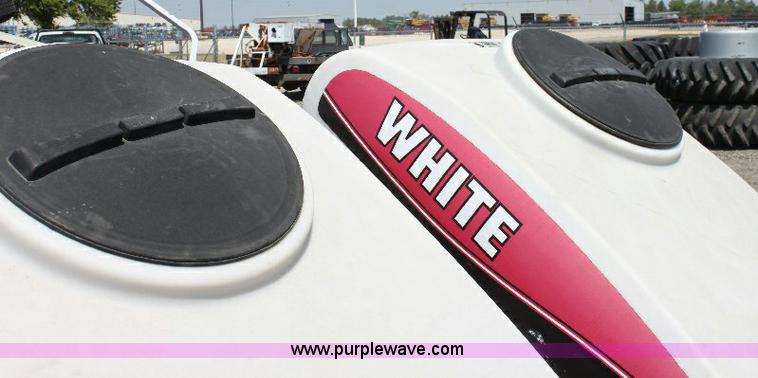 image for item B9878 (2) White planter Simply Advanced saddle tanks
