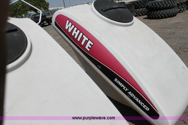 image for item B9878 (2) White planter Simply Advanced saddle tanks